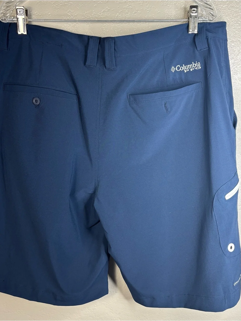 Columbia Navy Blue PFG Cargo Performance Shorts Fish Hike Camp 38”X10” Like New